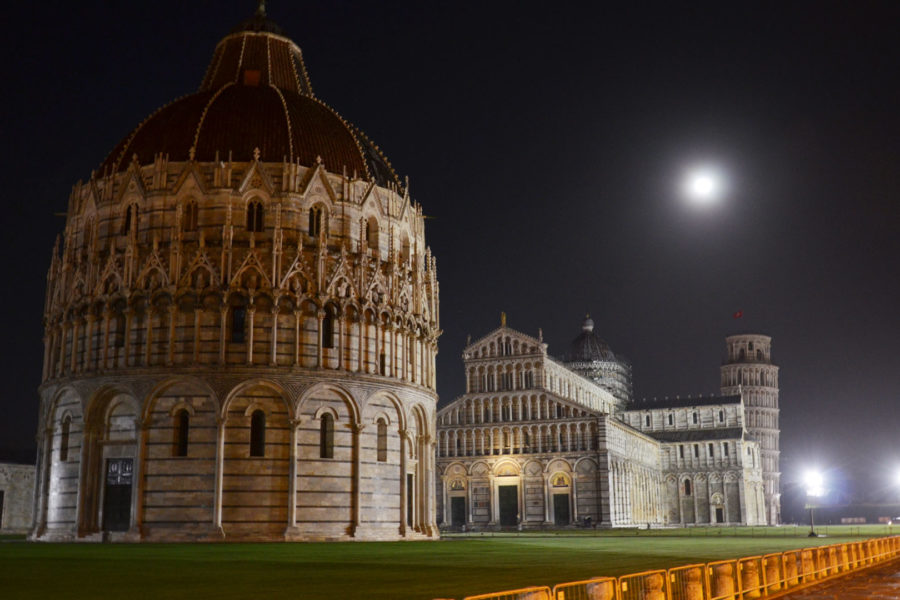 Piazza del Duomo by night